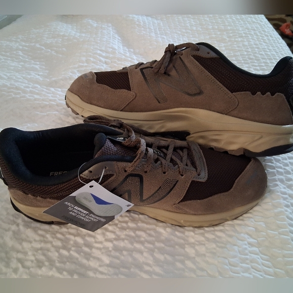 New Balance Mens Fresh Foam MT510WB6 H2O Resist Trail Running Shoe Size 13